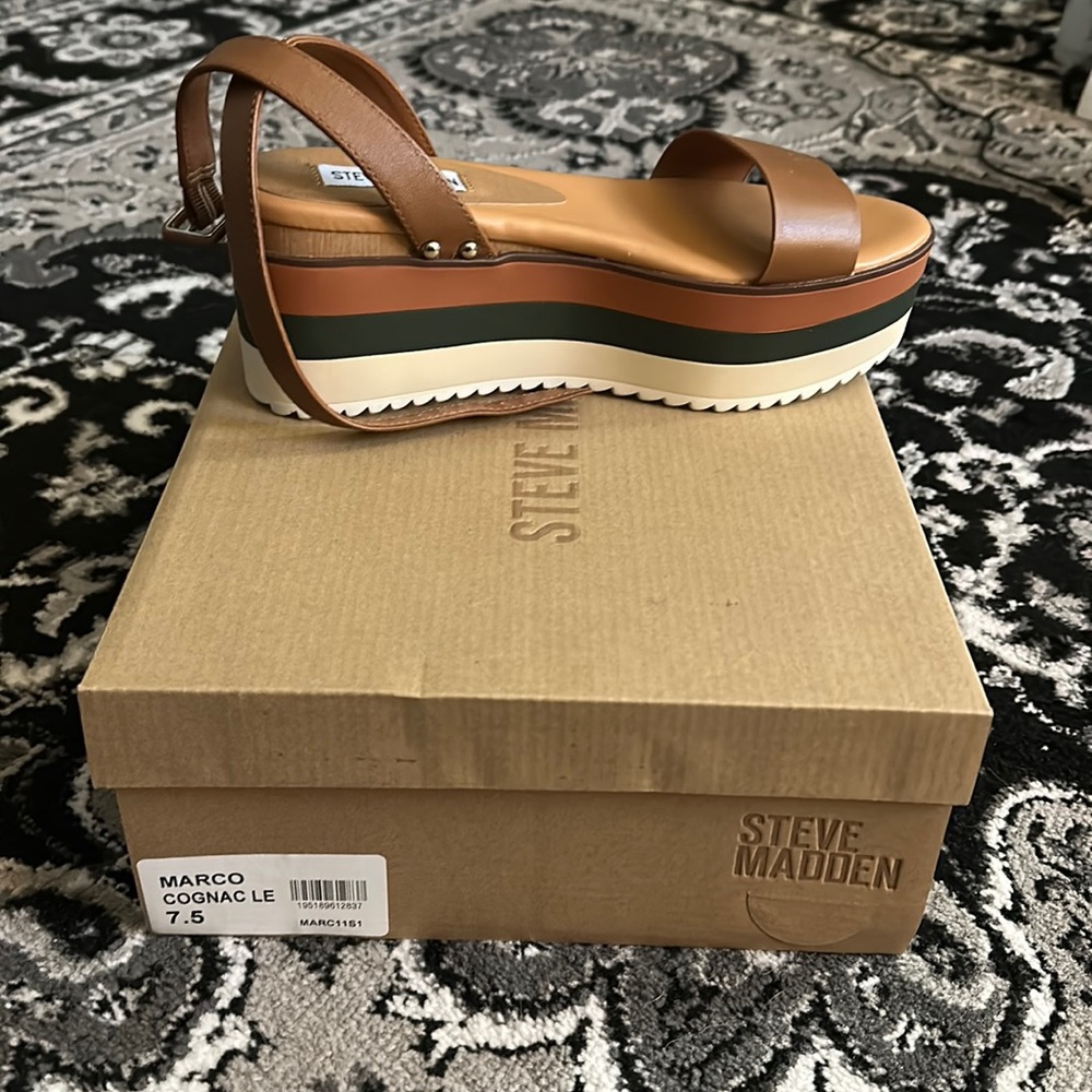 Steve Madden Marco Platform sandal NWT